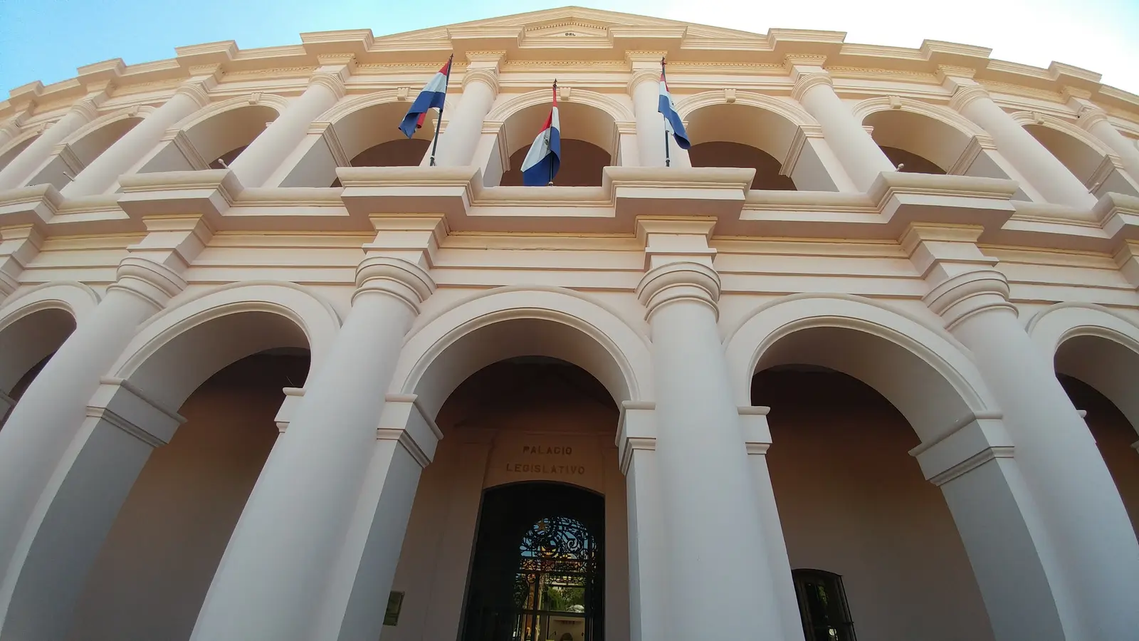 Investor Pass ou caminho regular: residência no Paraguai