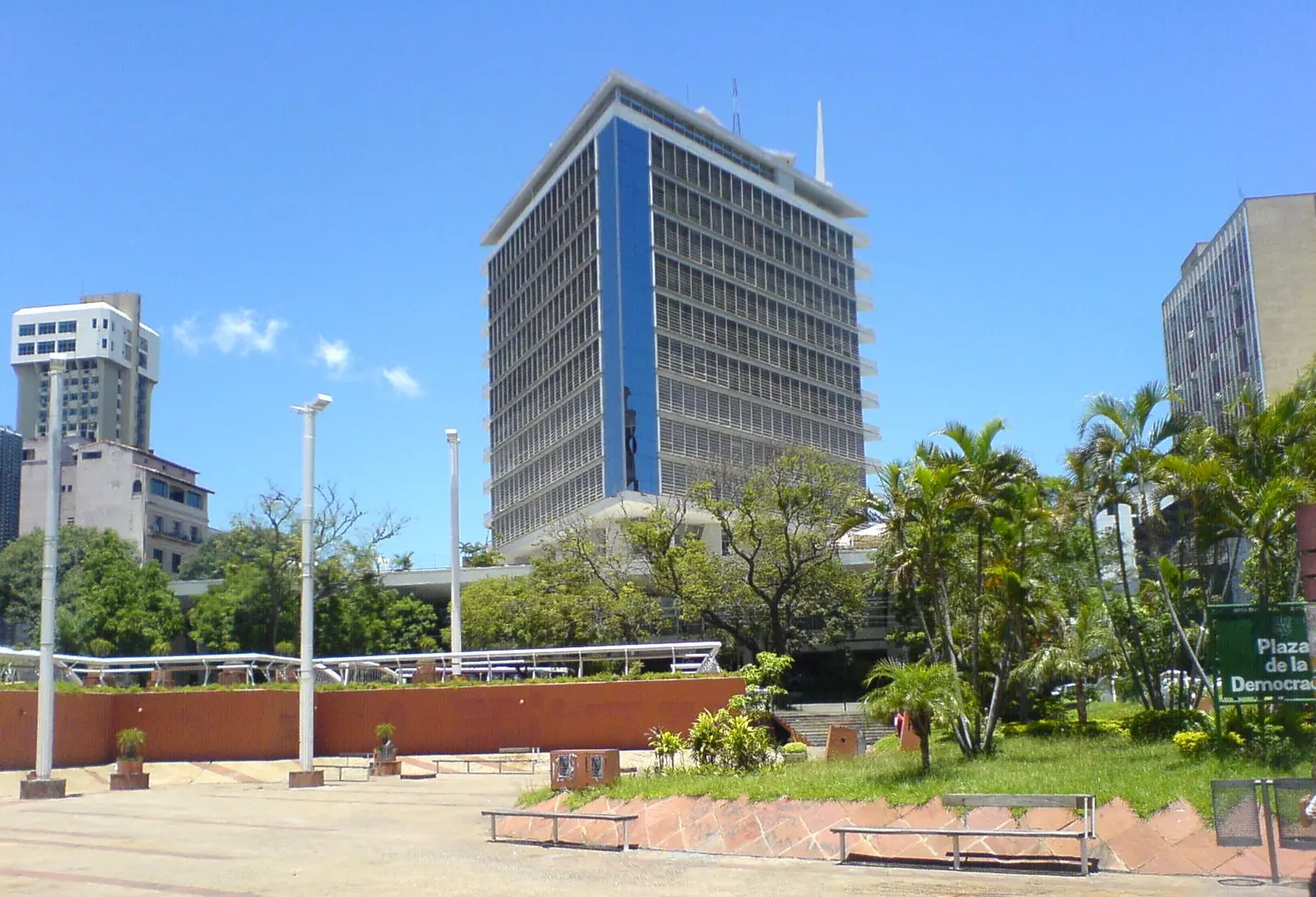 O histórico Hotel Guaraní na Plaza de la Democracia, em Assunção, símbolo da hotelaria da capital e da categoria de turismo do Investor Pass